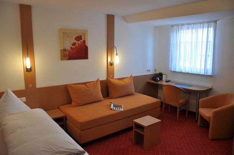 Loewen Hotel Arian Allmersbach im Tal Стая снимка