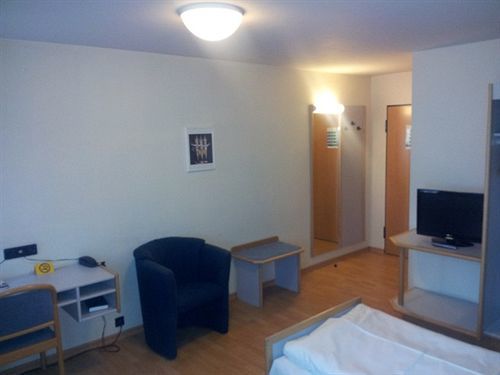 Loewen Hotel Arian Allmersbach im Tal Екстериор снимка